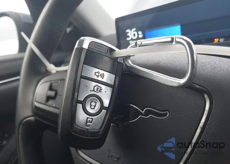 2022 Ford Mustang Mach-E Select z USA, uszkodzony, nr VIN 3FMTK1RM3NMA44481